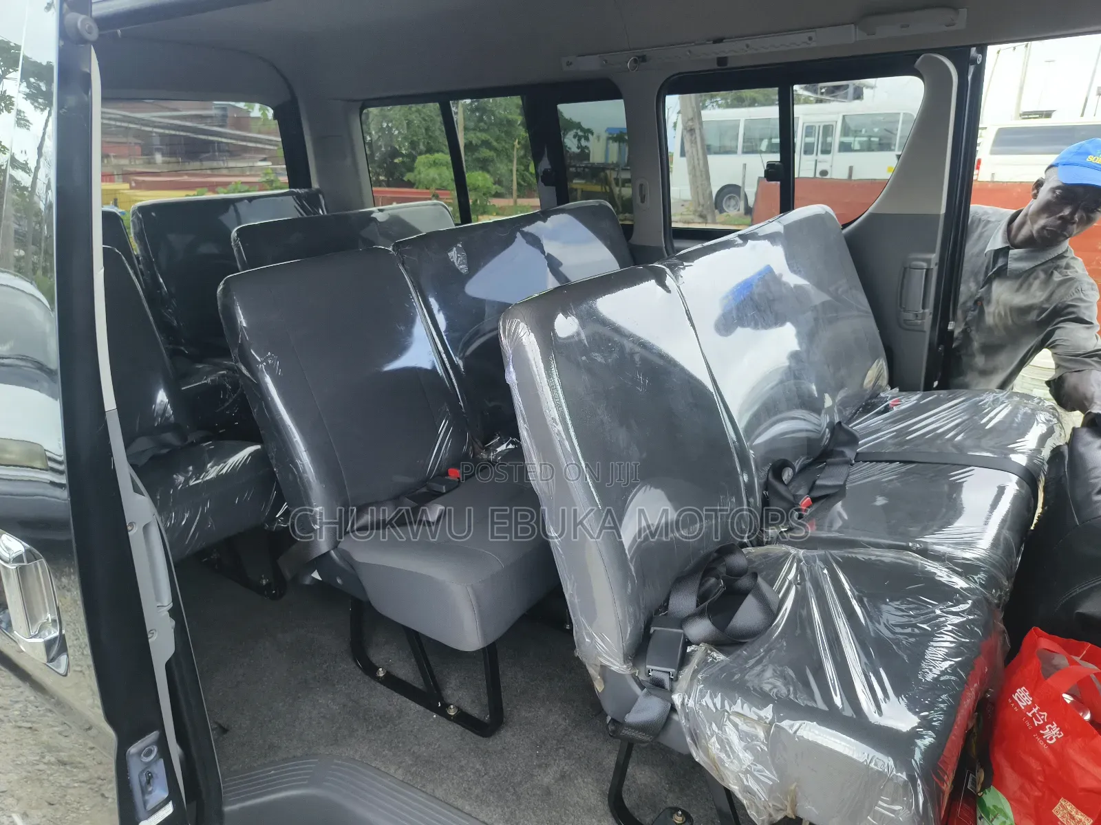 Toyota Grand HiAce 2014 Black
