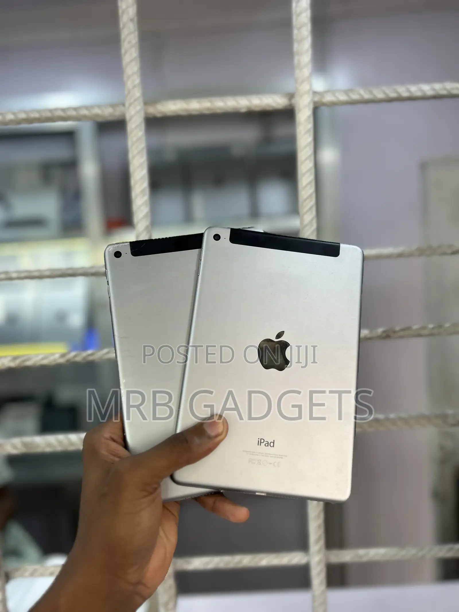 Apple iPad mini 4 64 GB