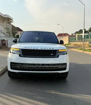 Photo - Land Rover Range Rover Vogue 2023 White