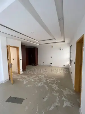 4bdrm Duplex in New Road, Chevron for rent