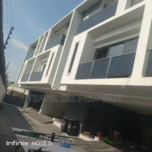 Furnished 5bdrm Duplex in Residential Area, Lakowe for sale