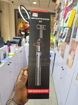 Q13 Smart Follow the Selfie Stick