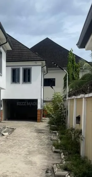 9bdrm Duplex in New Gra ,Port for rent