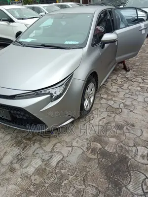 Toyota Corolla LE 2020 Gold