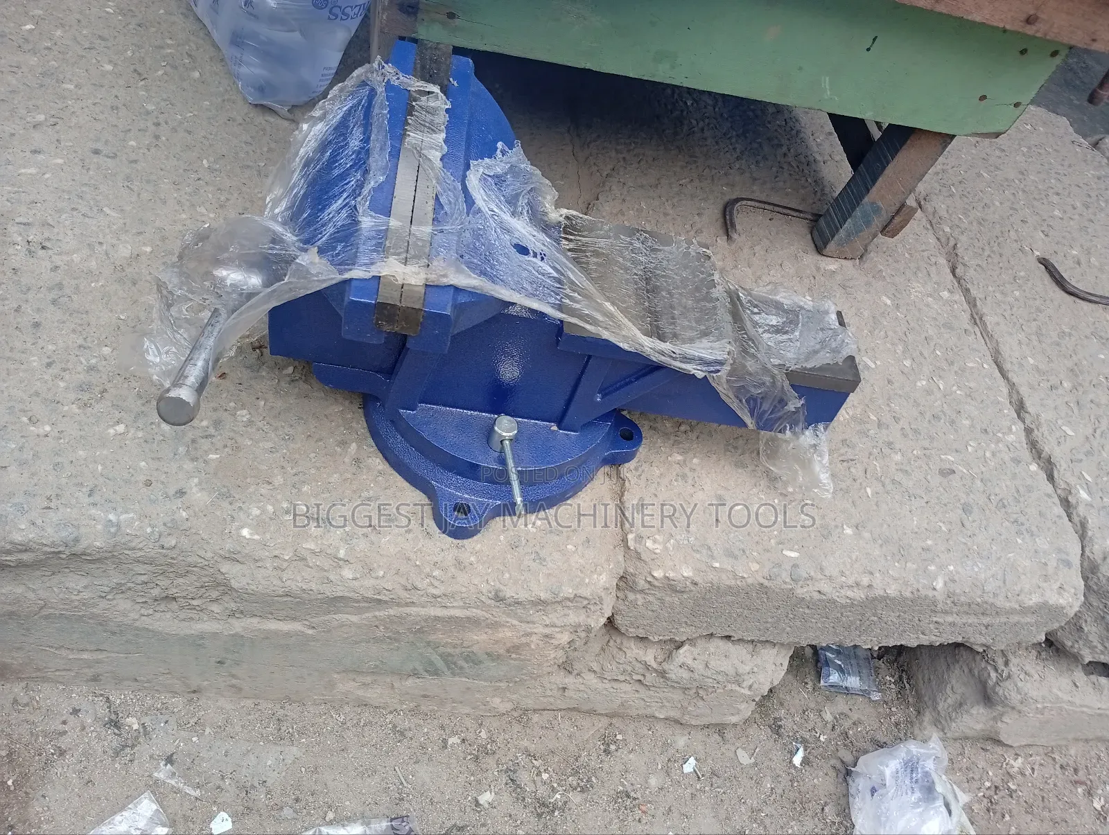 Bench Vise 10"