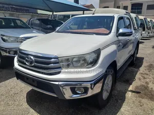 Toyota Hilux Revo Double Cab Petrol 2.7 AWD 2016 White