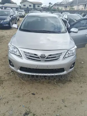 Toyota Corolla L 4dr Sedan (1.8L 4cyl 5M) 2012 Silver