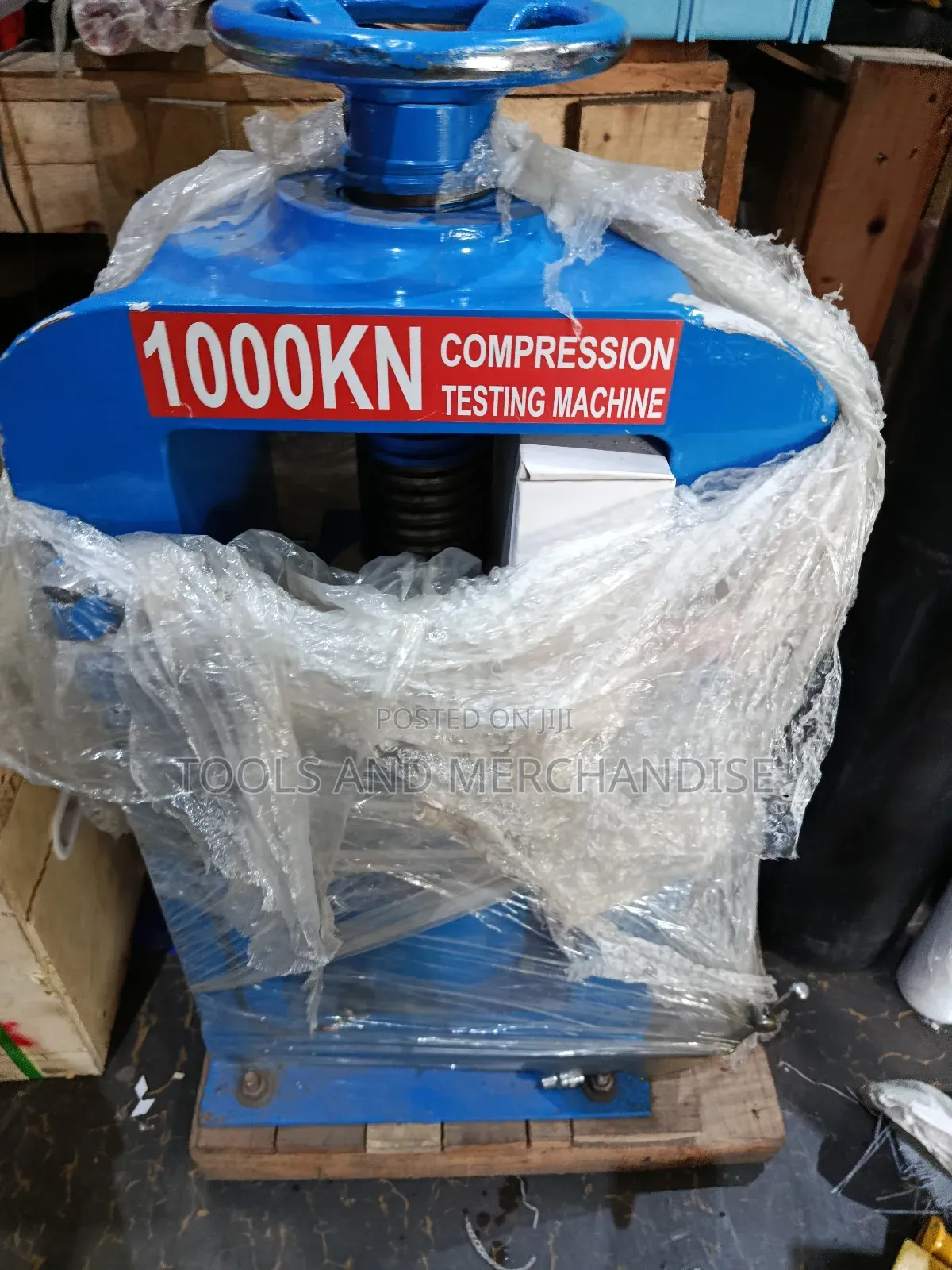 Compression Testing Machine (1000kn)
