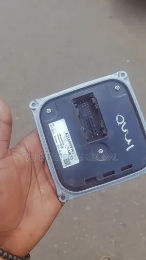 Mercedes-Benz Gla Headlight Charger