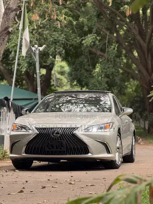 Photo - Lexus ES 350 Luxury FWD 2019 Gold