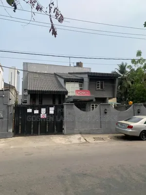 Massive Standard Building on 750sq Available for Sale in Vi
