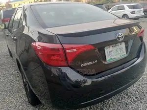 Toyota Corolla 2017 Black