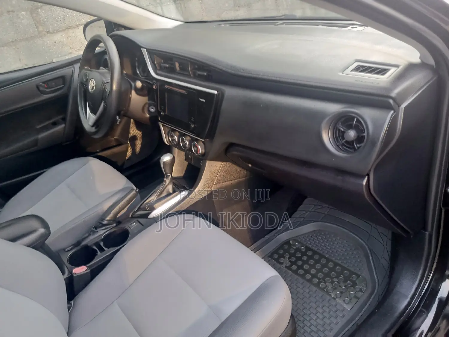 Toyota Corolla 2017 Black
