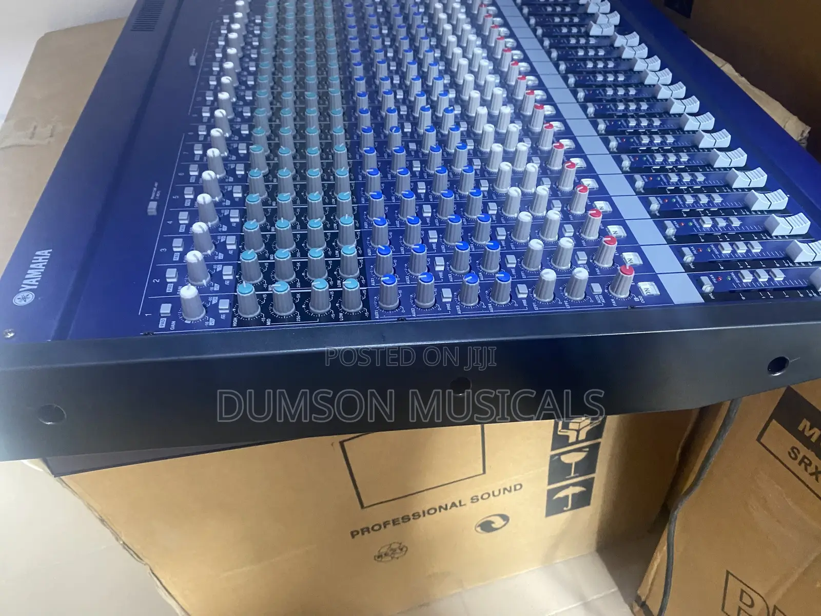 24 Channels Yamaha Mixer Mg24