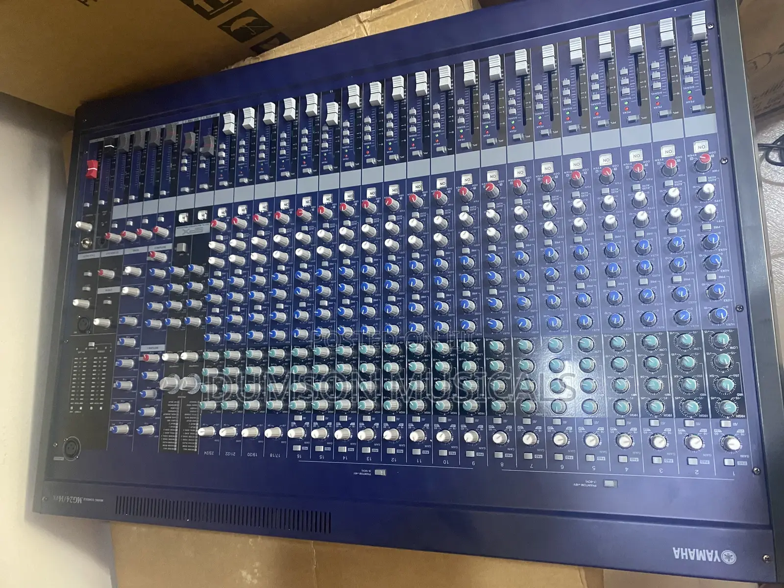 24 Channels Yamaha Mixer Mg24