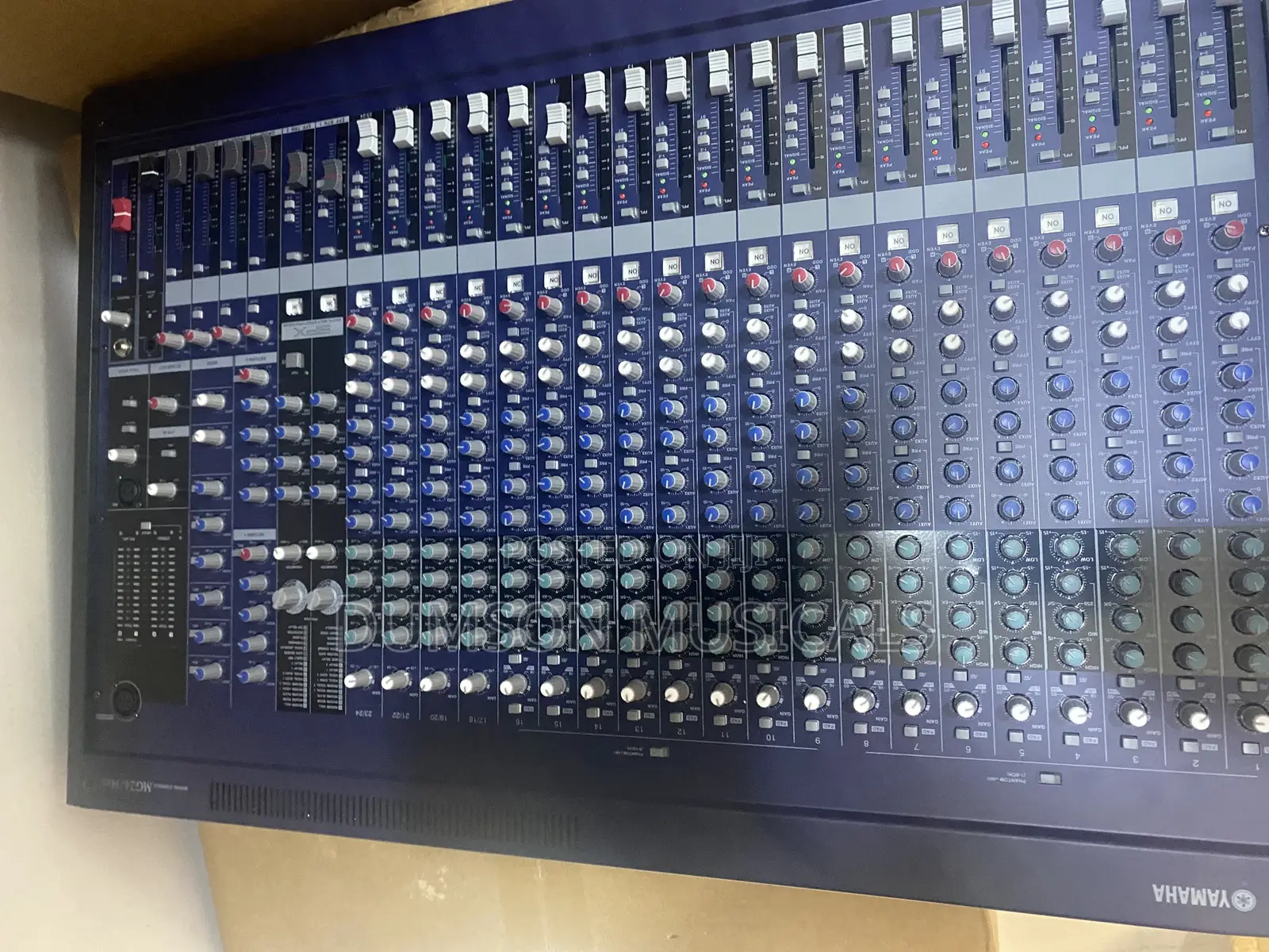 24 Channels Yamaha Mixer Mg24