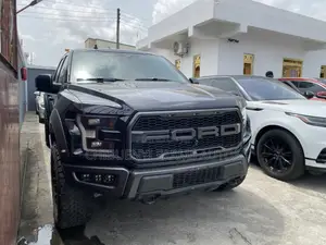 Ford F-150 Raptor 4x4 SuperCrew Cab Styleside 5.5 ft. box 145 in. WB