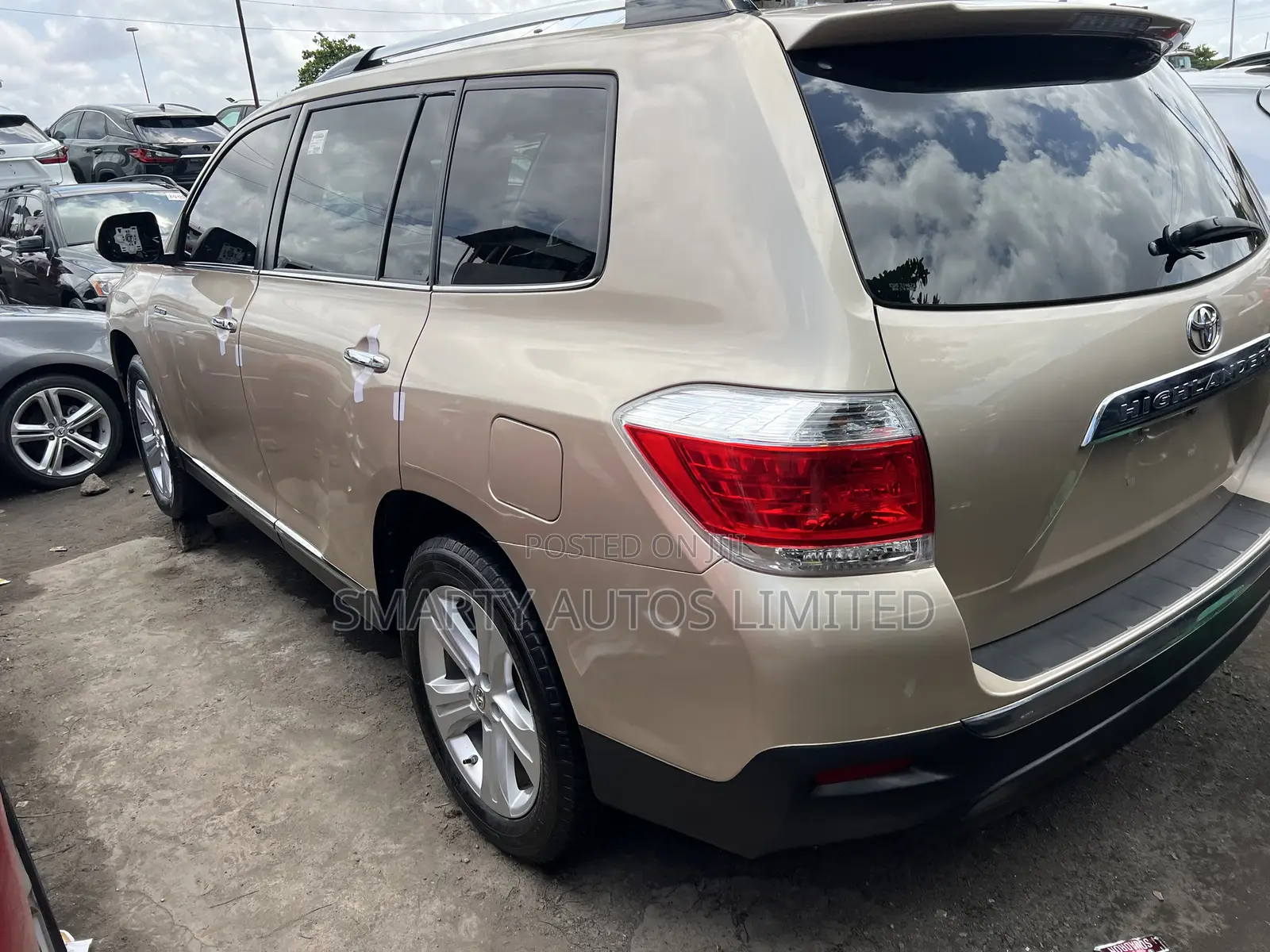 Toyota Highlander 2013 Gold