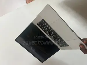 Laptop Apple MacBook Pro 2018 16GB Intel Core I7 SSD 256GB