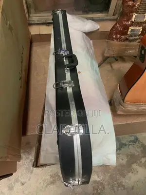 Hardshell Case Design for Acoustic Guitars.
