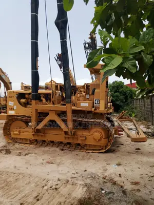 Foreign Used Caterpillar Pipe Layer.