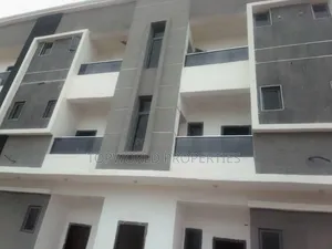 3bdrm Block of Flats in Periwinkle Estate for sale