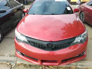 Toyota Camry SE 4dr Sedan (2.5L 4cyl 6A) 2013 Red