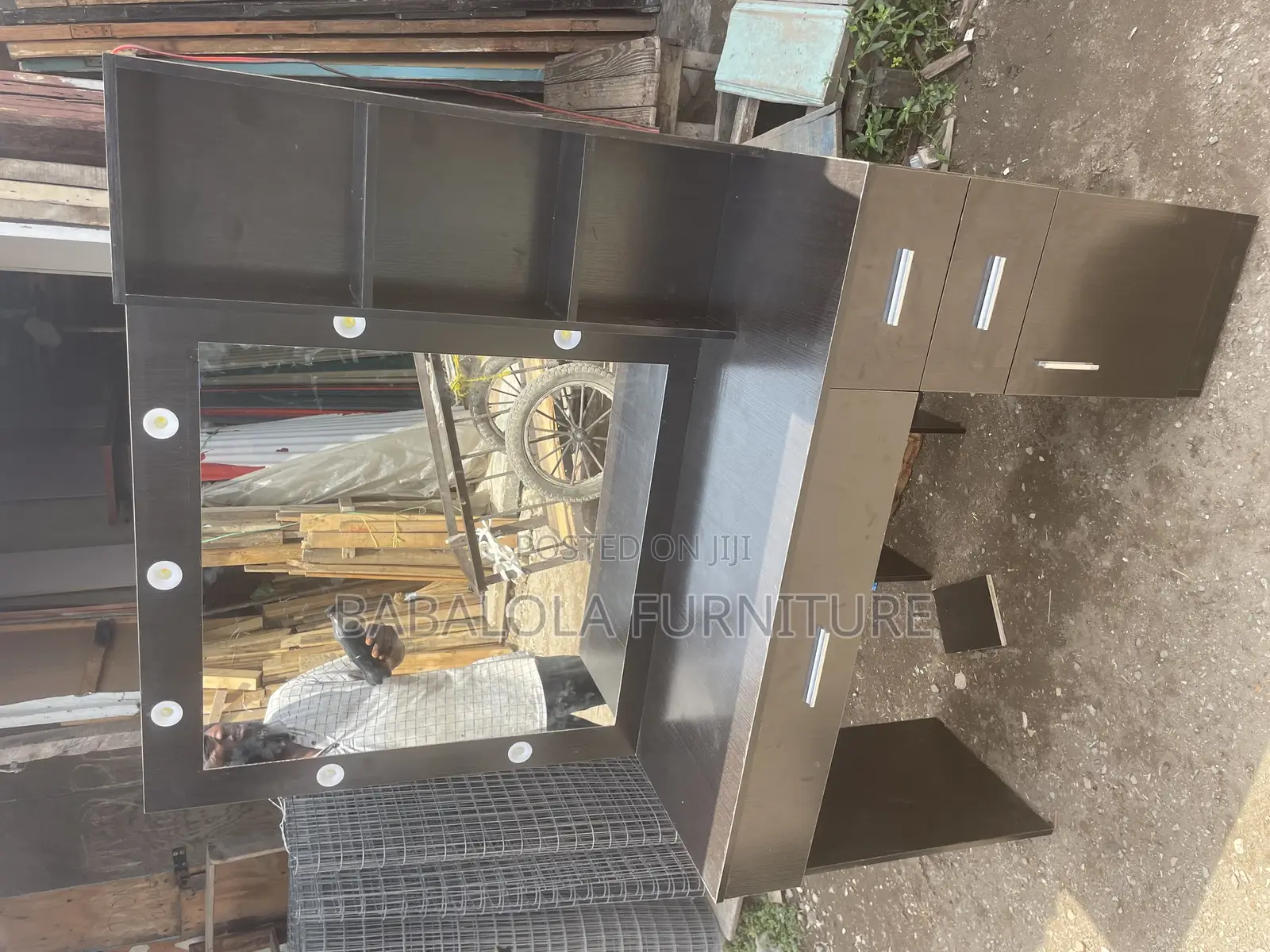 4 Feet Vanity Table