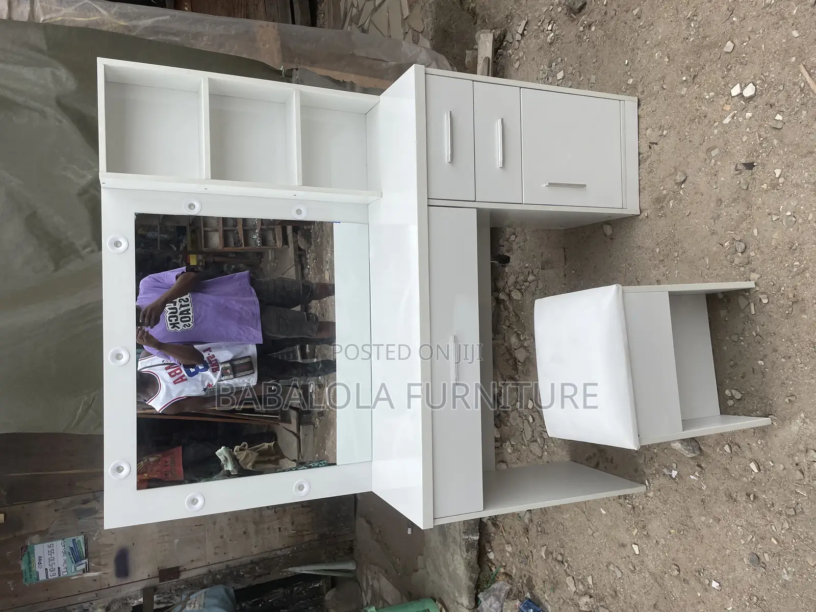 4 Feet Vanity Table