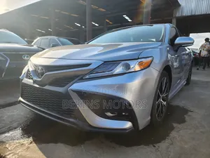 Toyota Camry 2019 Silver
