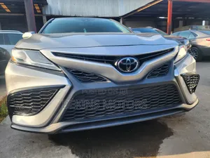 Toyota Camry 2019 Silver