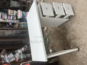 3 Feet Reading Table