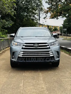 Toyota Highlander 2018 Silver