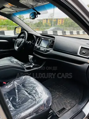 Toyota Highlander 2018 Silver