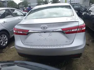Toyota Avalon XLE Premium 4dr Sedan (3.5L 6cyl 6A) 2014 Silver