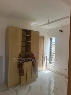 4bdrm Duplex in Residential Estate for sale