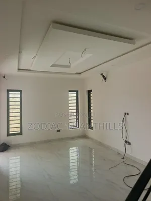 4bdrm Duplex in Residential Estate for sale