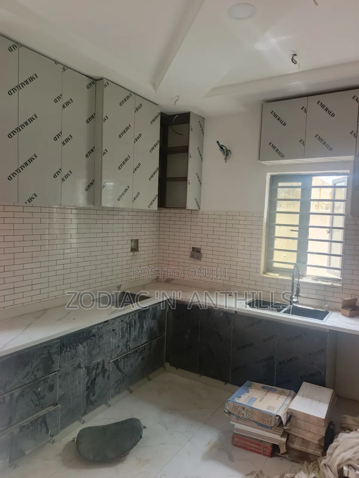 4bdrm Duplex in Residential Estate for sale