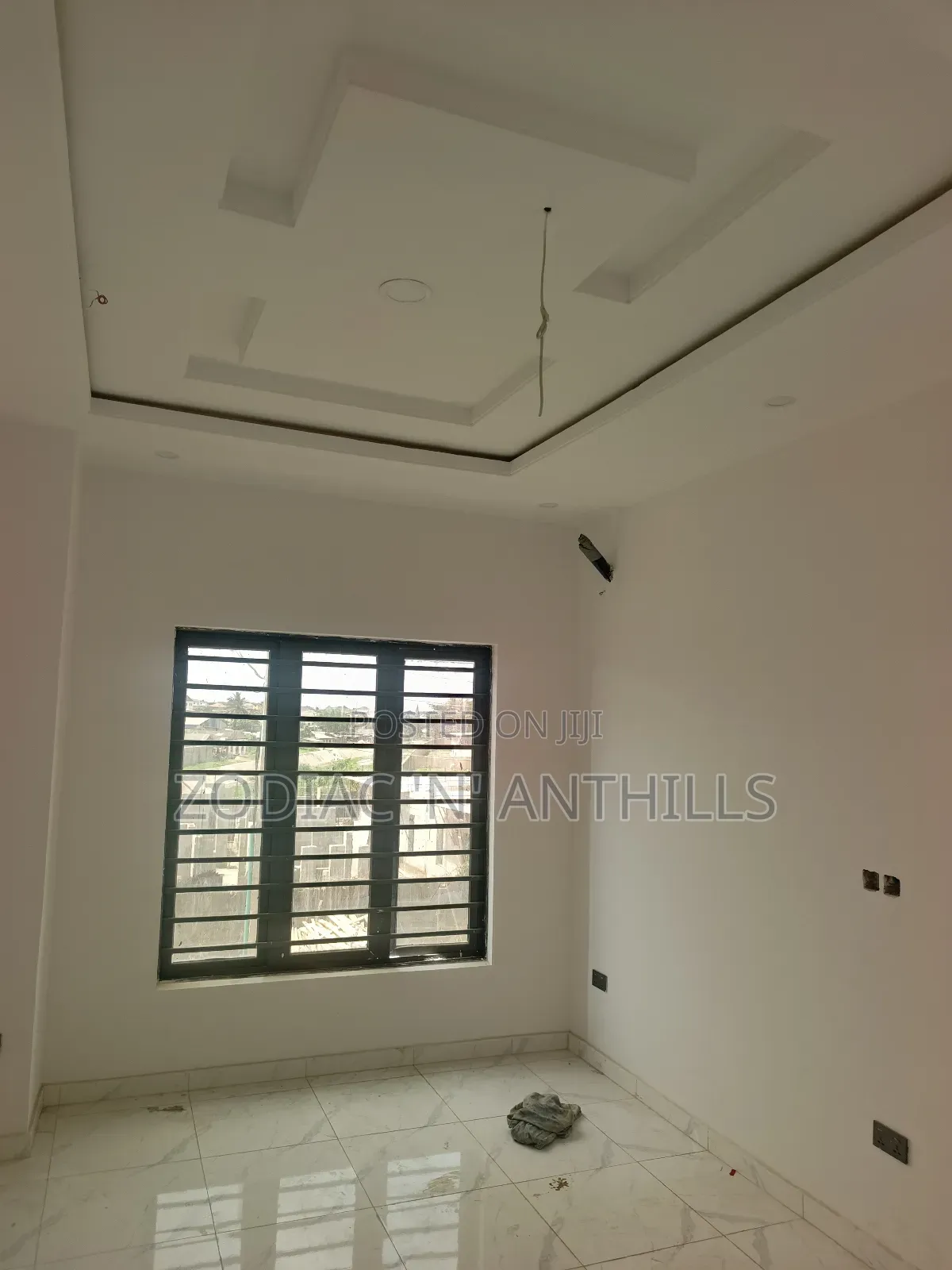 4bdrm Duplex in Residential Estate for sale