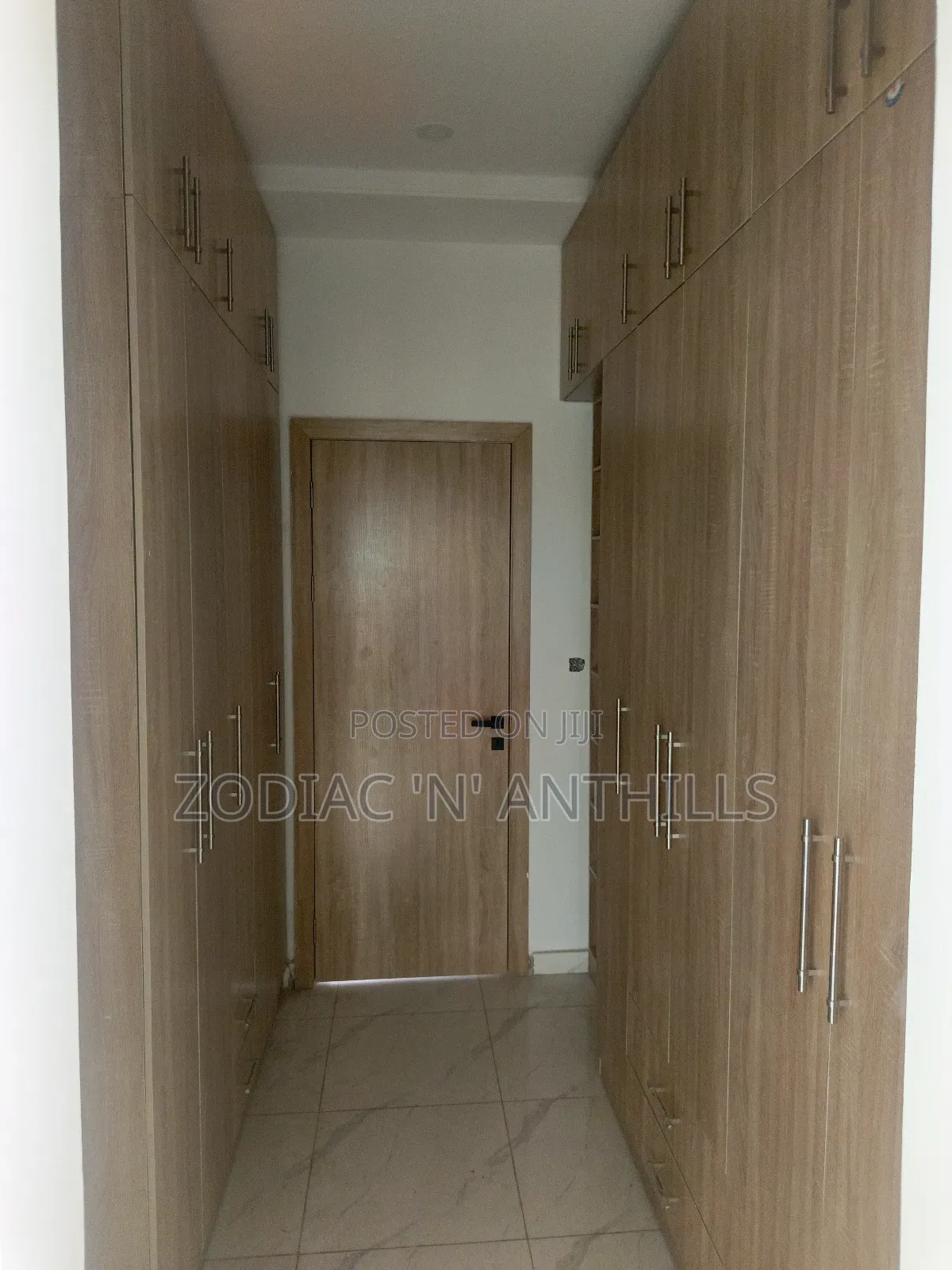 4bdrm Duplex in Residential Estate for sale