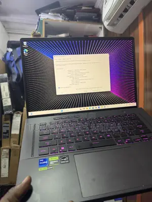 Laptop Asus ROG Zephyrus G16 16GB Intel Core i7 SSD 1T