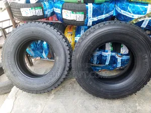 285/70/19,5 Michelin Tire Original