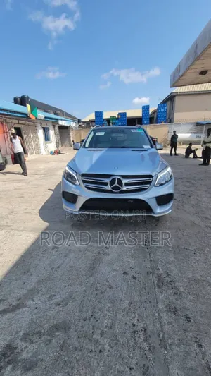 Mercedes-Benz GLE-Class 2017 Blue