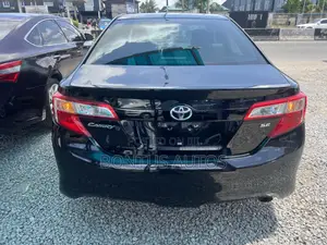 Toyota Camry SE 4dr Sedan (2.5L 4cyl 6A) 2013 Black