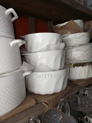 Kitchen Cookware and Dishes