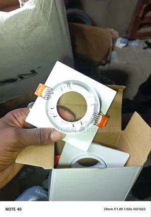 Pop Square Spotlight That Use Bulb