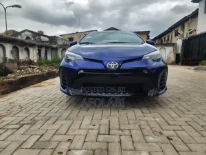 Toyota Corolla SE (1.8L 4cyl 6M) 2019 Blue