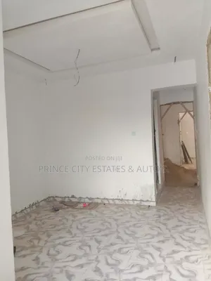Studio Apartment in Shomolu for sale