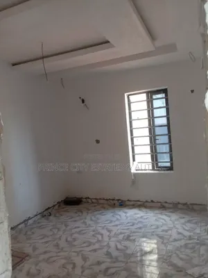 Studio Apartment in Shomolu for sale