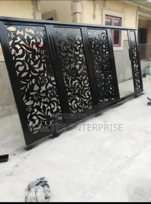 Wheel-mounted Gate